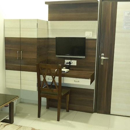 ואדודרה Hotel Crystal מראה חיצוני תמונה