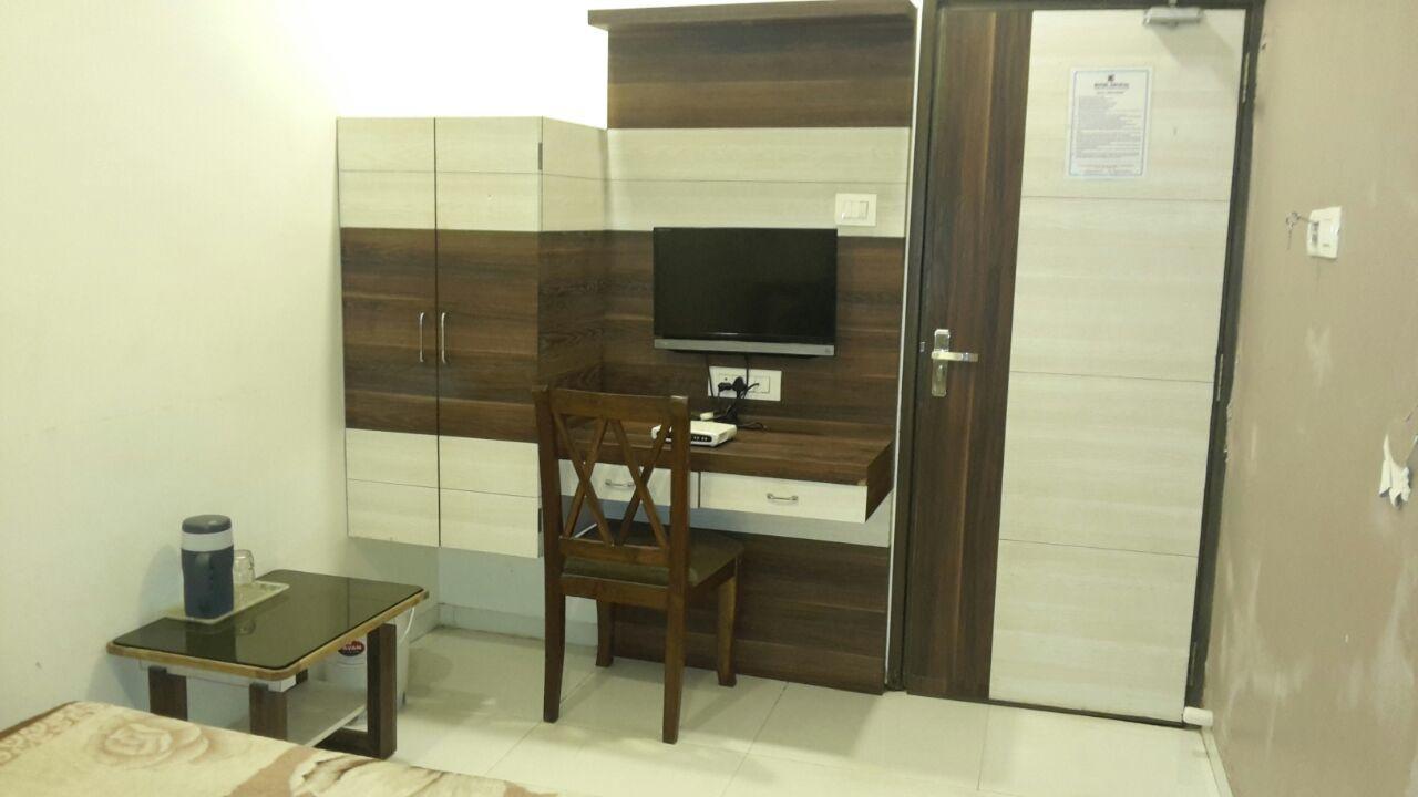 ואדודרה Hotel Crystal מראה חיצוני תמונה