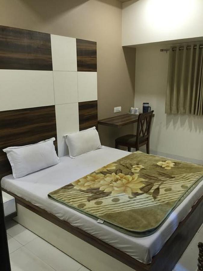 ואדודרה Hotel Crystal מראה חיצוני תמונה